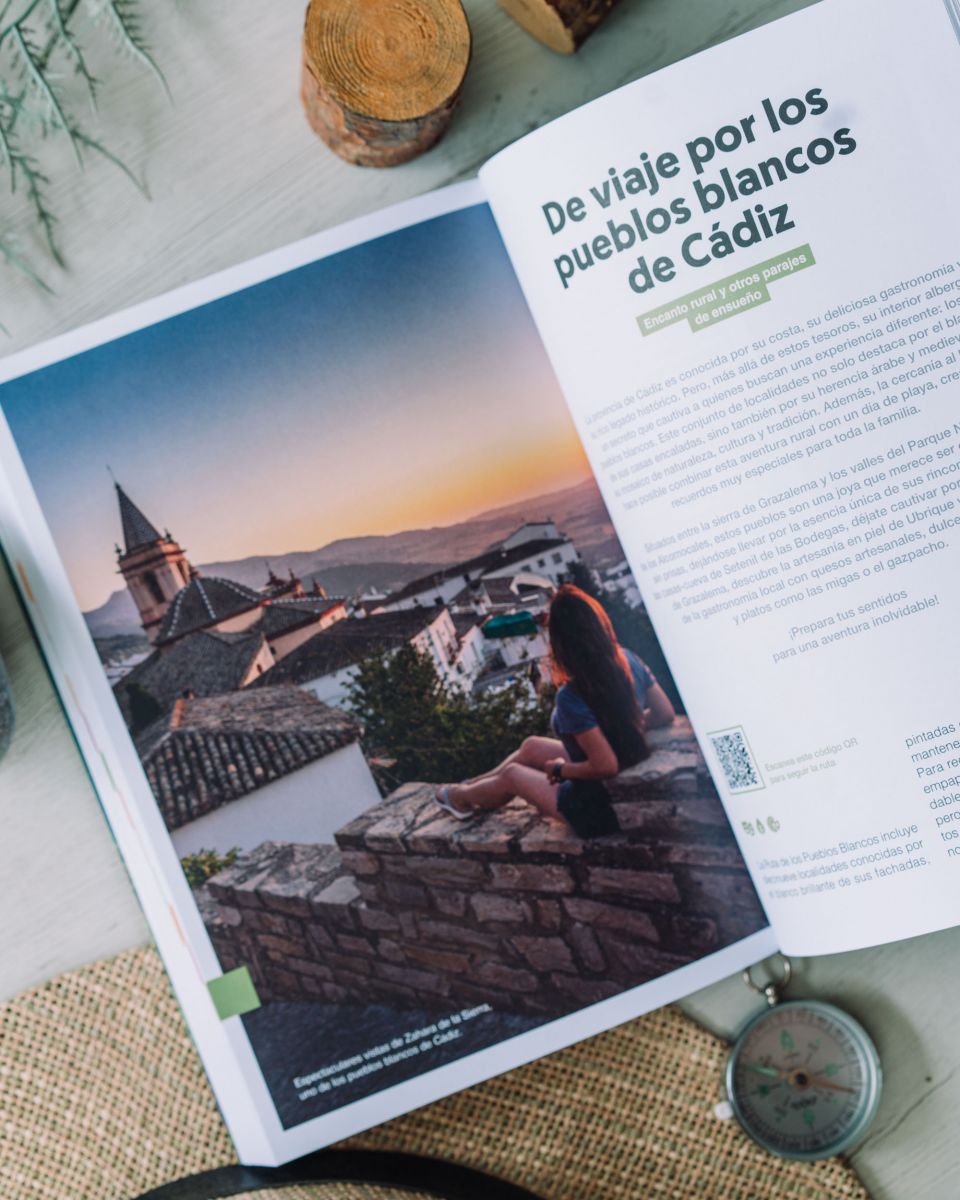 Página interior del libro "Escapadas en familia" de Anaya Touring